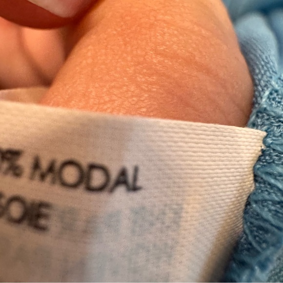 Club Monaco Women’s Racerback Tee / Tank blue w/ sheer side panels size SP NWT - Picture 8 of 8